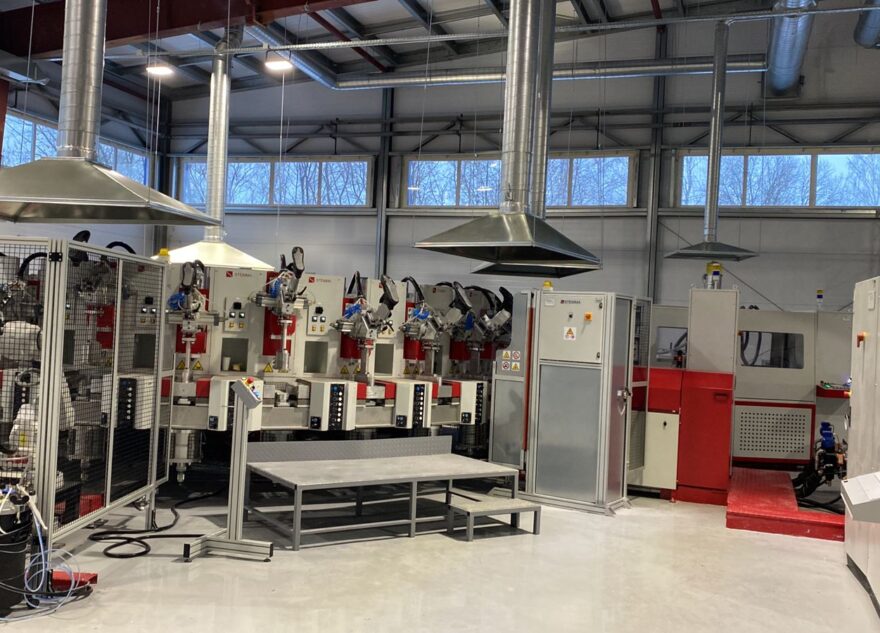 На фабрике в Тверской области будут производить спецобувь для медиков