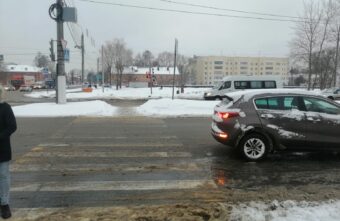 В Твери невнимательный водитель иномарки сбил маленького мальчика В Твери невнимательный водитель иномарки сбил маленького мальчика