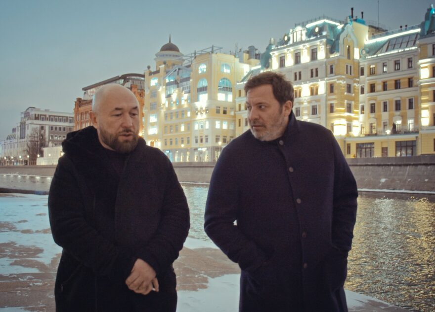 Премьеру документального сериала Сергея Минаева о России 2000-х покажут Wink и more.tv