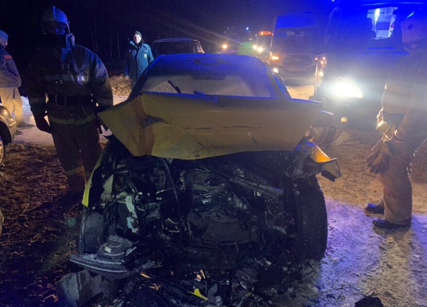 Шесть человек, включая детей, пострадали в серьёзной аварии на тверской трассе