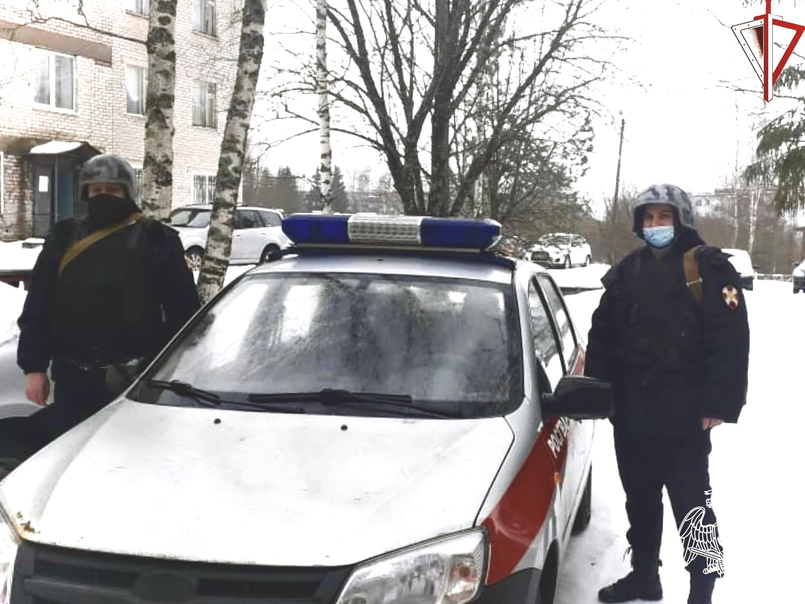 Двое мужчин пытались вывезти чермет с завода в Тверской области на санках