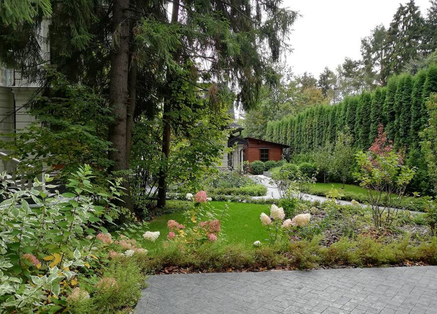 Компания ЛПБ: дизайн ландшафта участка