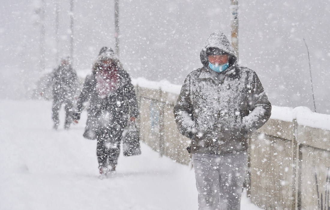 Заваленные снегом улицы в Тверской области занесёт ещё сильнее