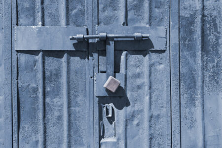 В Тверской области пенсионер лишился своего гаража В Тверской области пенсионер лишился своего гаража