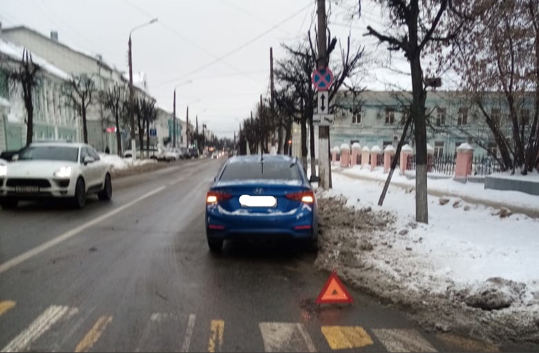 25-летняя девушка попала под колёса иномарки в центре Твери