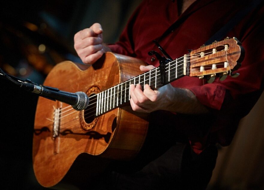 Жителей Тверской области приглашают принять участие в конкурсе авторской песни «А я живу в России»