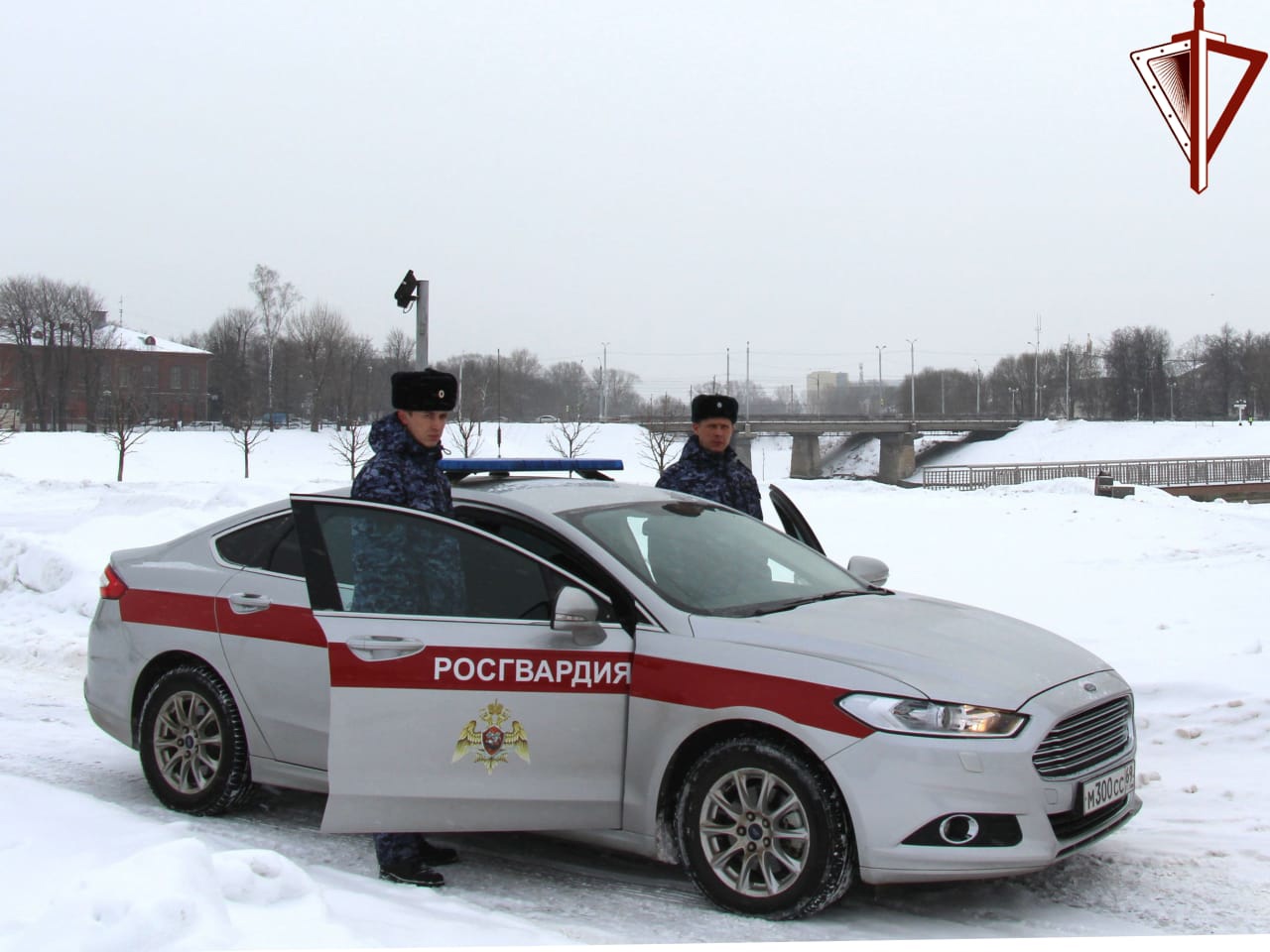 Возжелавшей колбасы житель Тверской области попал на камеры гипермаркета Возжелавшей колбасы житель Тверской области попал на камеры гипермаркета
