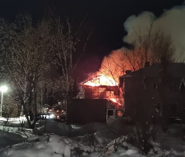 Утром в Тверской области сгорели два жилых дома