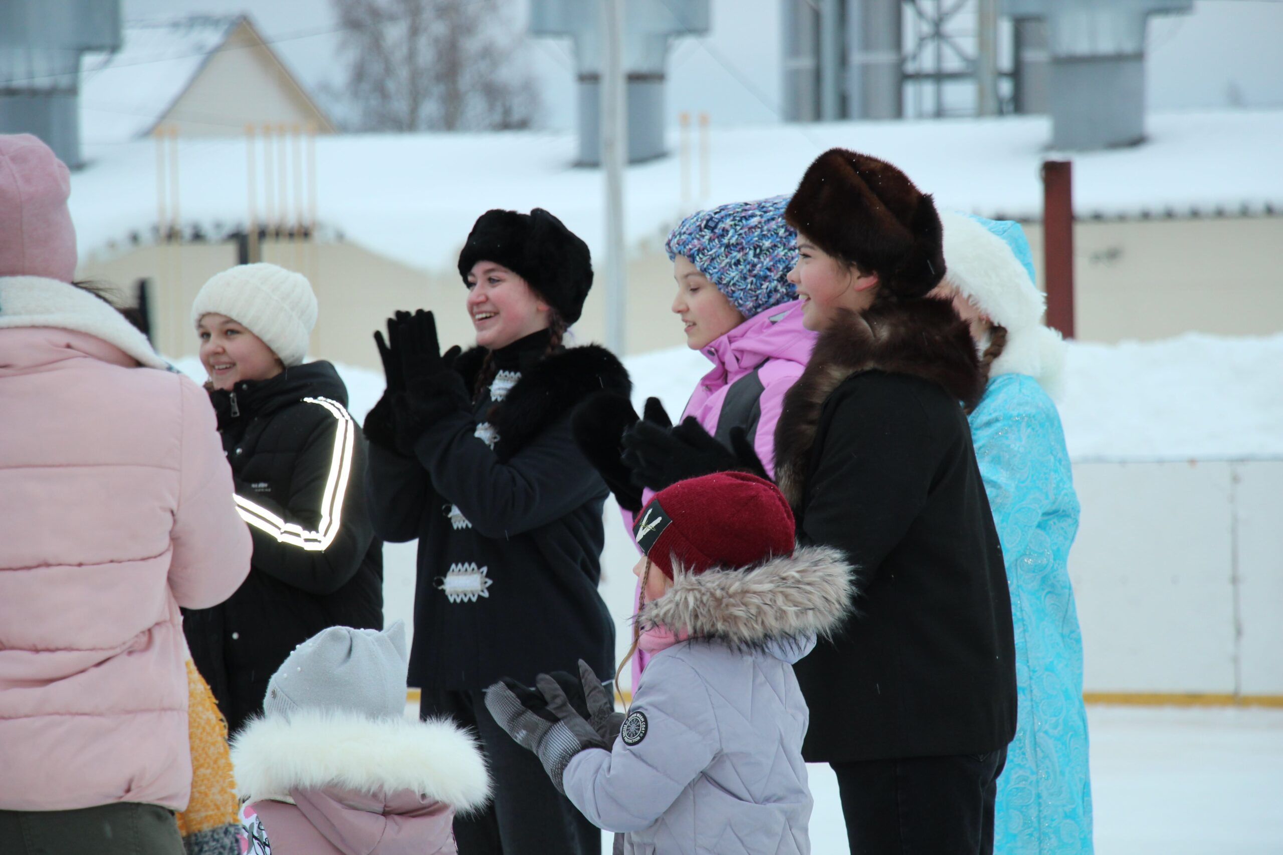 Для детей Тверской области в новогодние каникулы проходят спектакли и спортивные соревнования