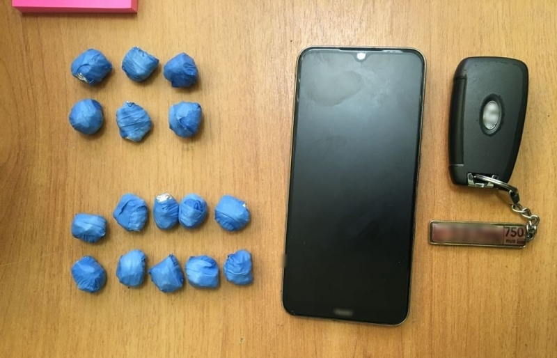 В Твери задержали мигранта с крупной партией героина