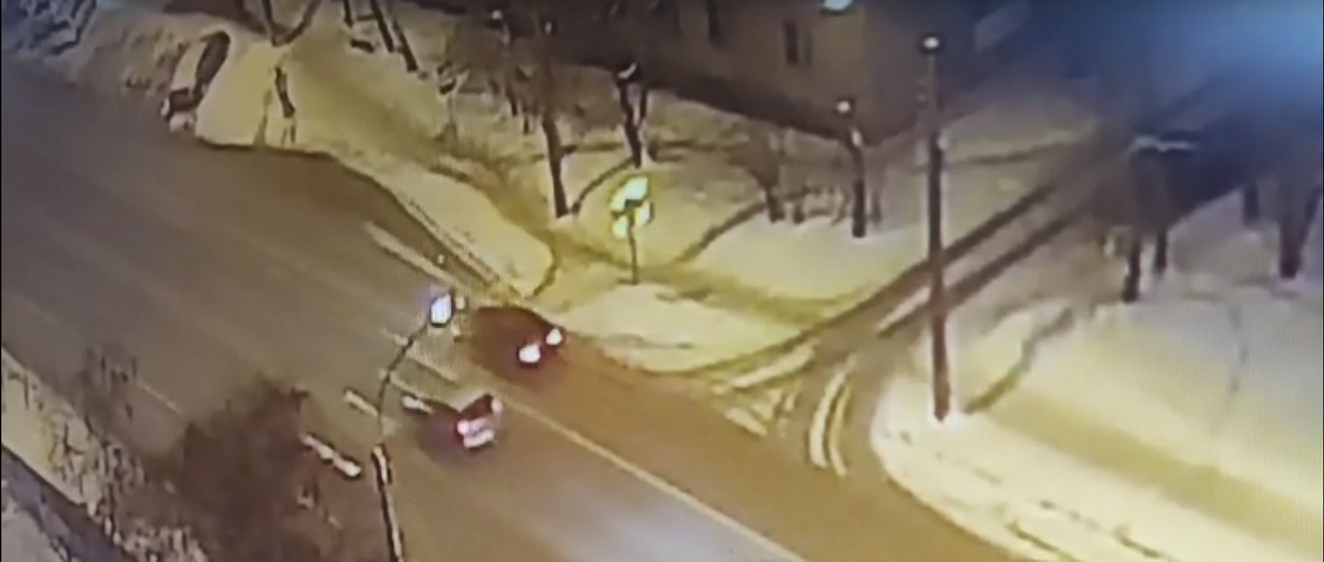 На видео сняли, как иномарка сбила пешехода в Твери