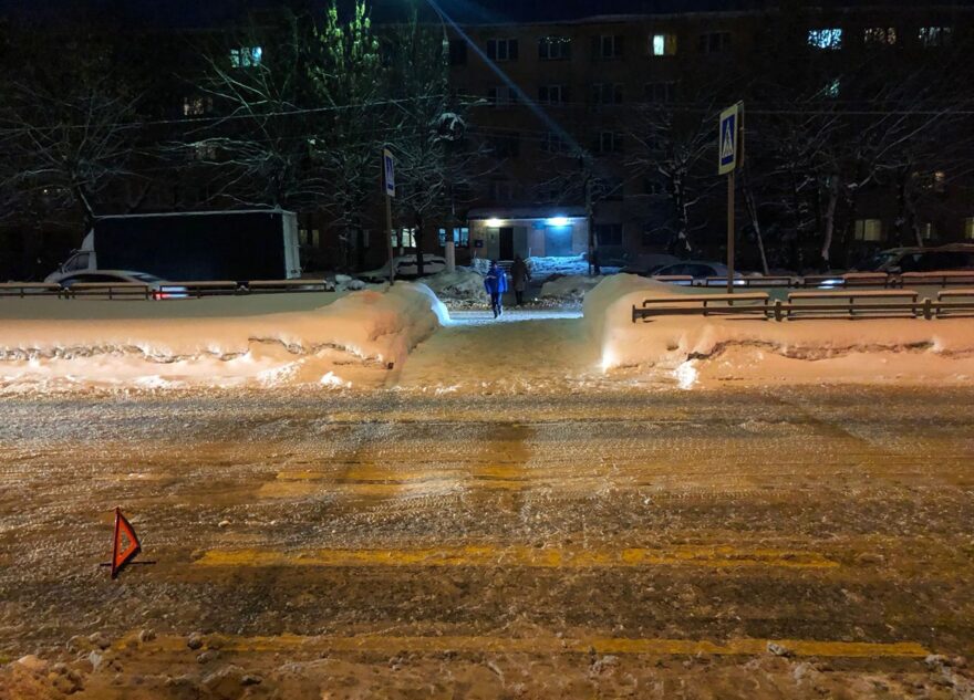 Мужчина попал под колёса машины в Твери