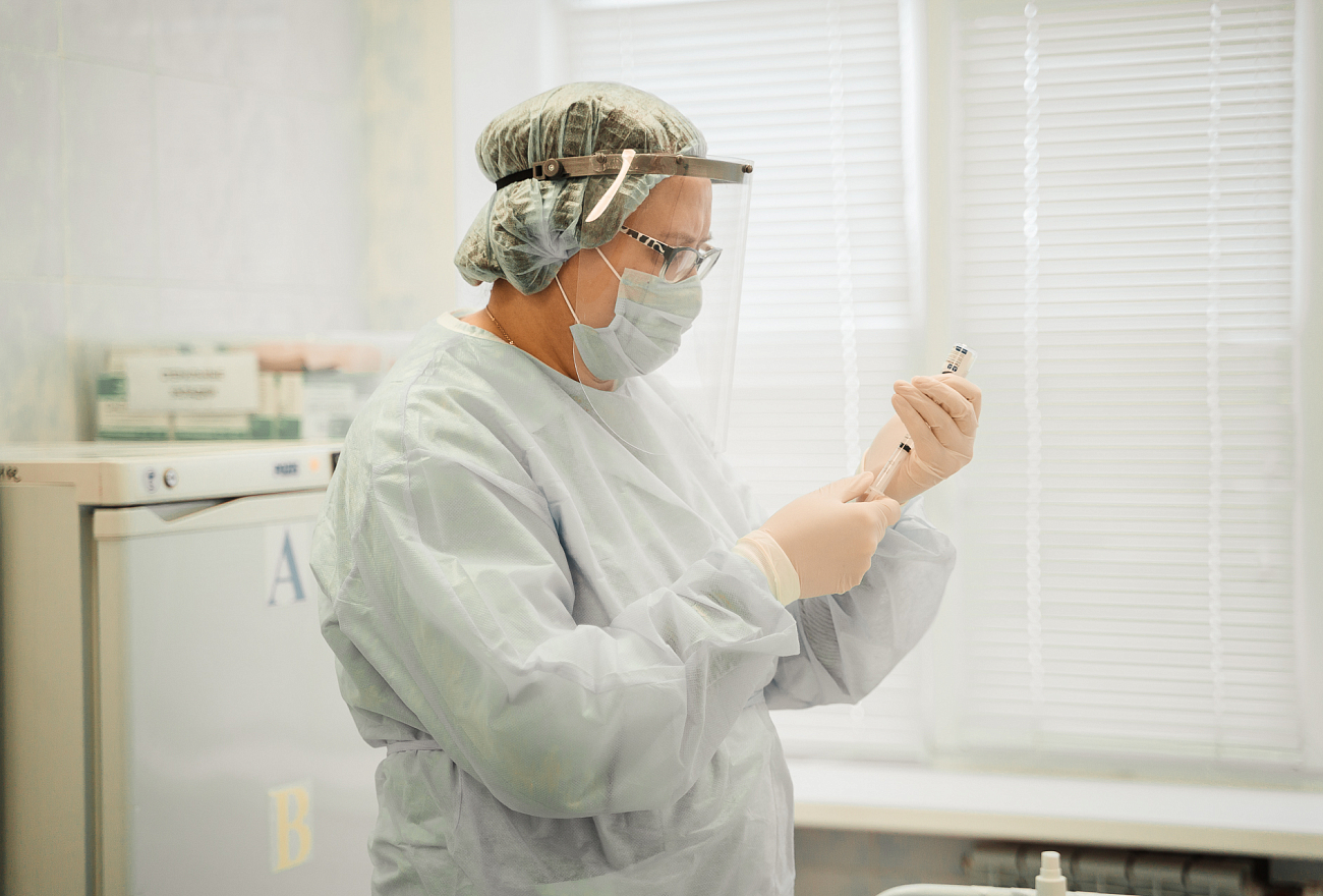 350 подростков в Тверской области сделали прививки против коронавируса