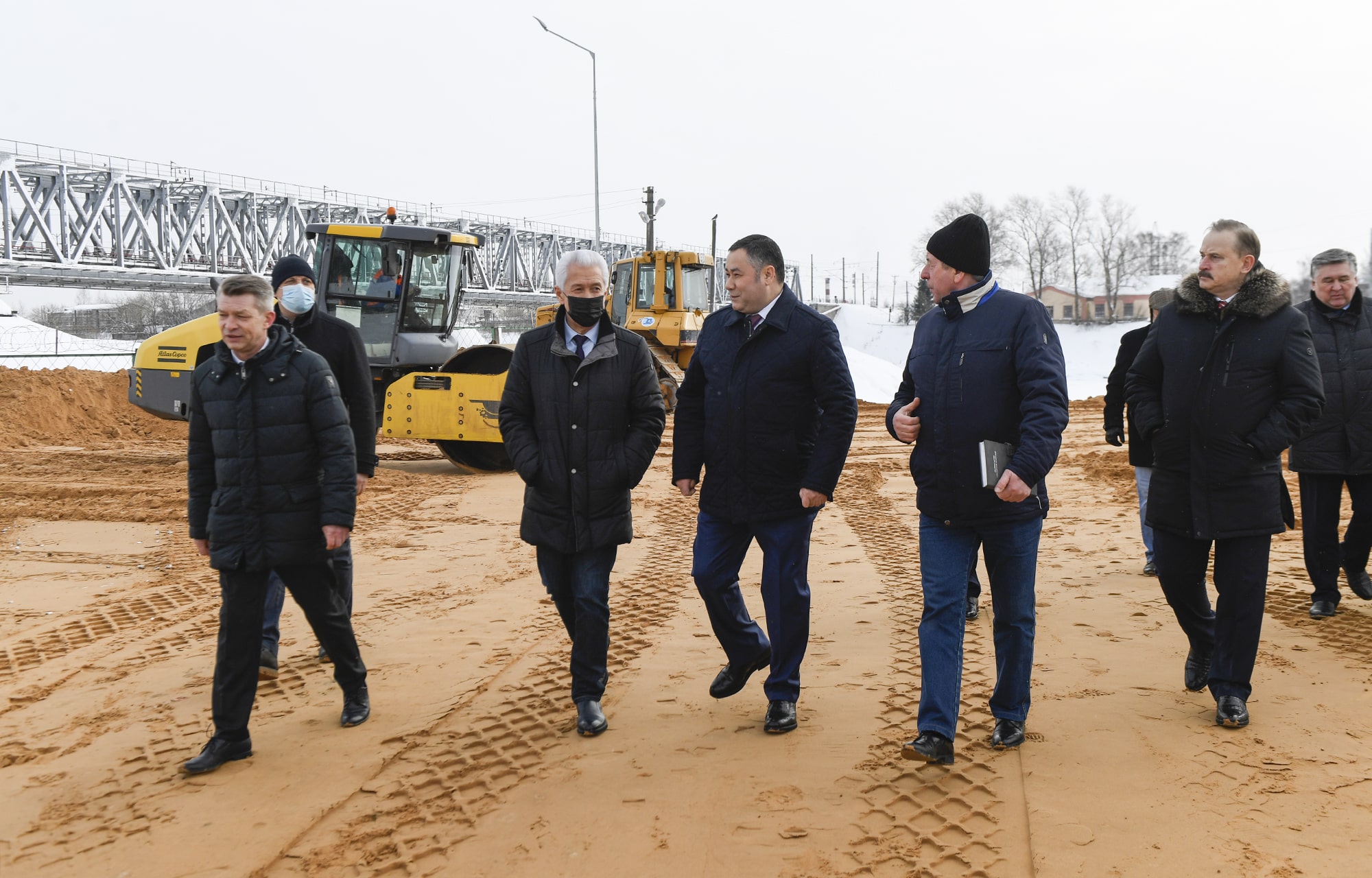 Губернатор Игорь Руденя провел совещание на площадке строительства Западного моста в Твери