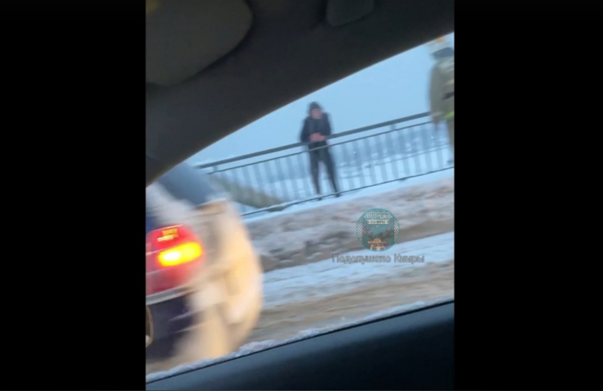 В Тверской области молодой человек пытался спрыгнуть с моста