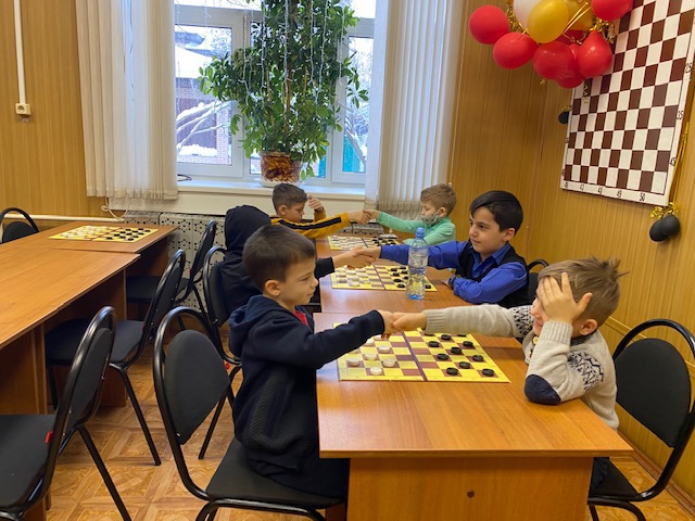 Юные шашисты из Калязина вернкулись домой с медалями