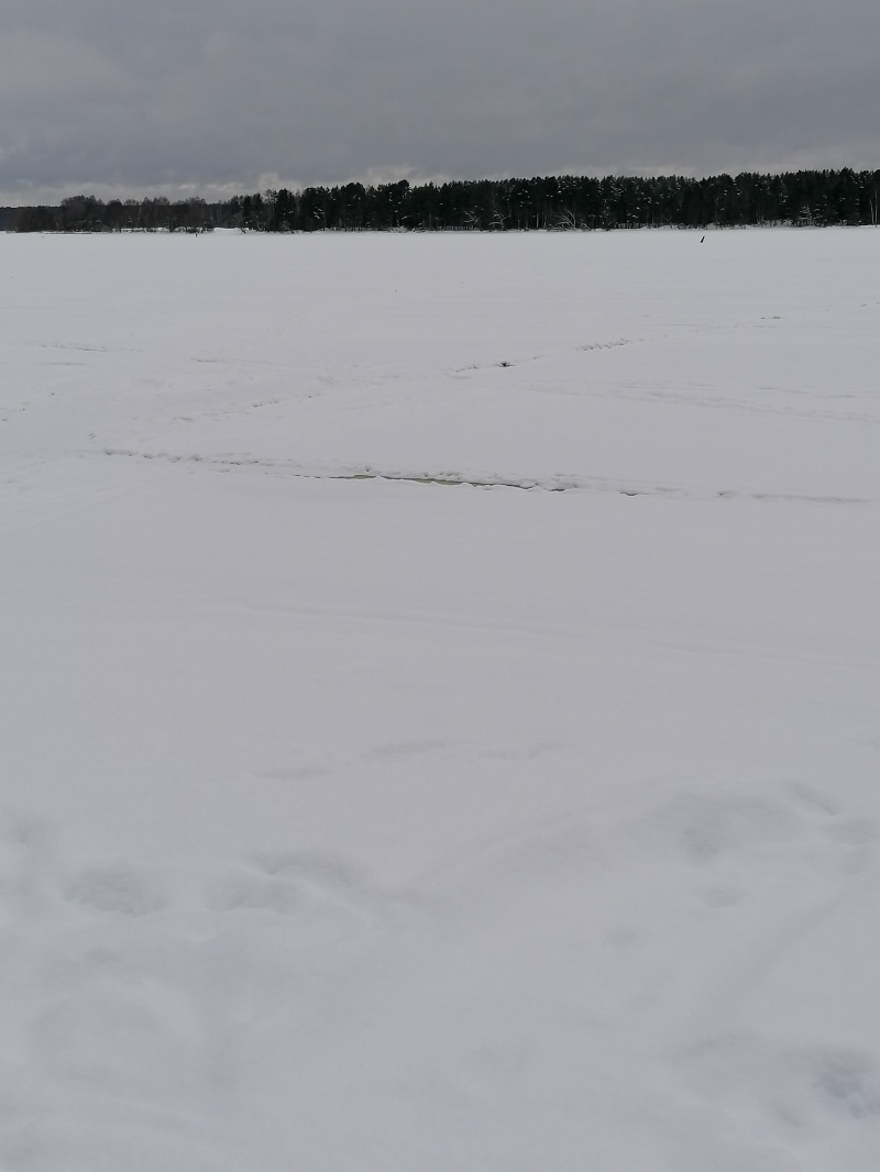 Жителей города в Тверской области попросили не кататься с горок у реки