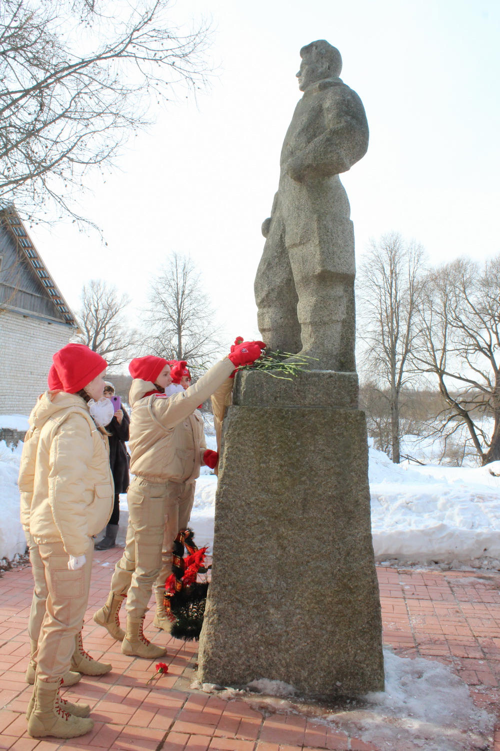 В Тверской области вспоминают подвиг лётчика Алексея Севастьянова