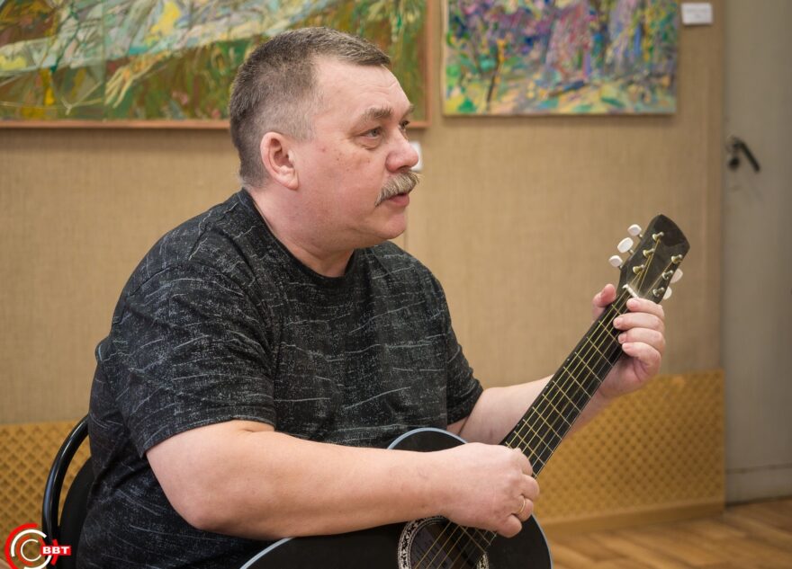 Художник-философ открыл свою выставку в Вышнем Волочке