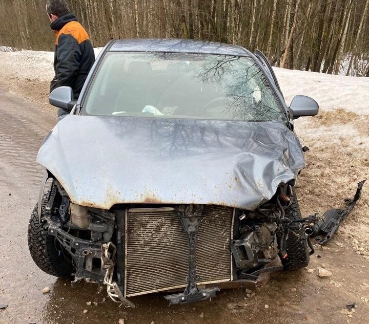 Два человека пострадали из-за невнимательного водителя под Тверью Два человека пострадали из-за невнимательного водителя под Тверью