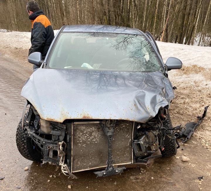 Два человека пострадали из-за невнимательного водителя под Тверью