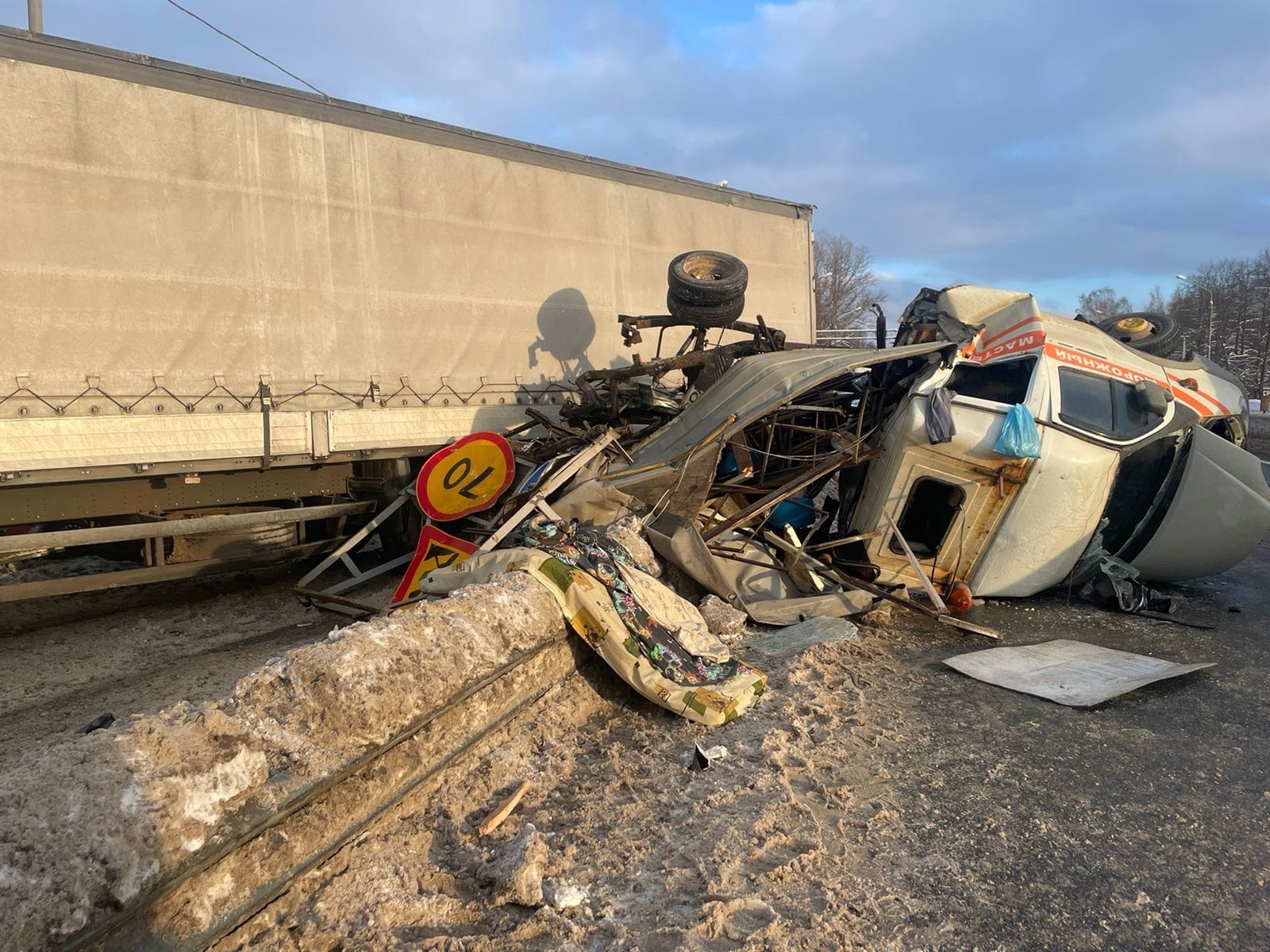 Фура протаранила "газель" в Тверской области: есть пострадавший