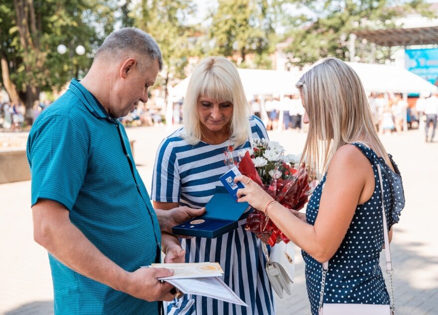 «За любовь и верность»: семейные пары из Тверской области поборются за медаль