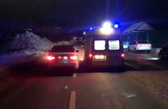 Пьяного пешехода сбили на обочине в Твери