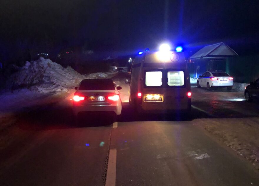 Пьяного пешехода сбили на обочине в Твери