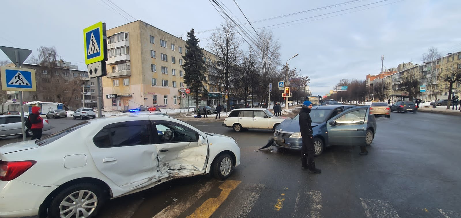 В Твери из-за нарушителя женщина получила травмы в ДТП
