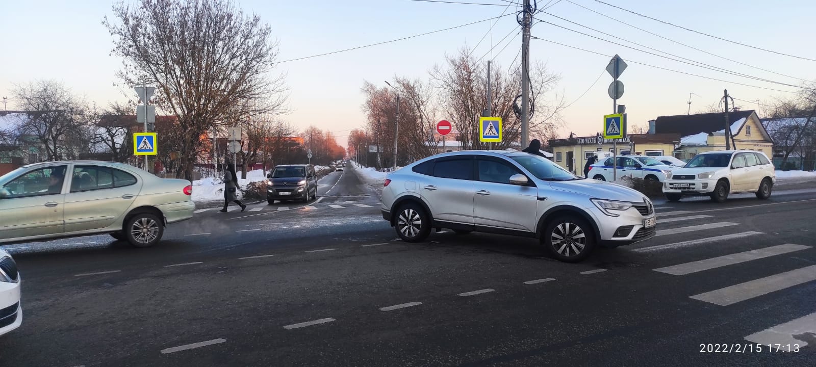 В Твери водитель "Рено" сбил пешехода: женщина получила серьёзные травмы
