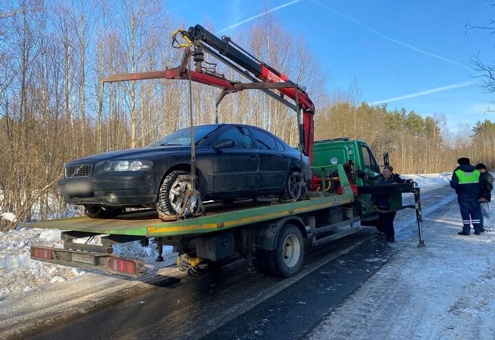 Под Тверью поймали водителя, который ездил без прав