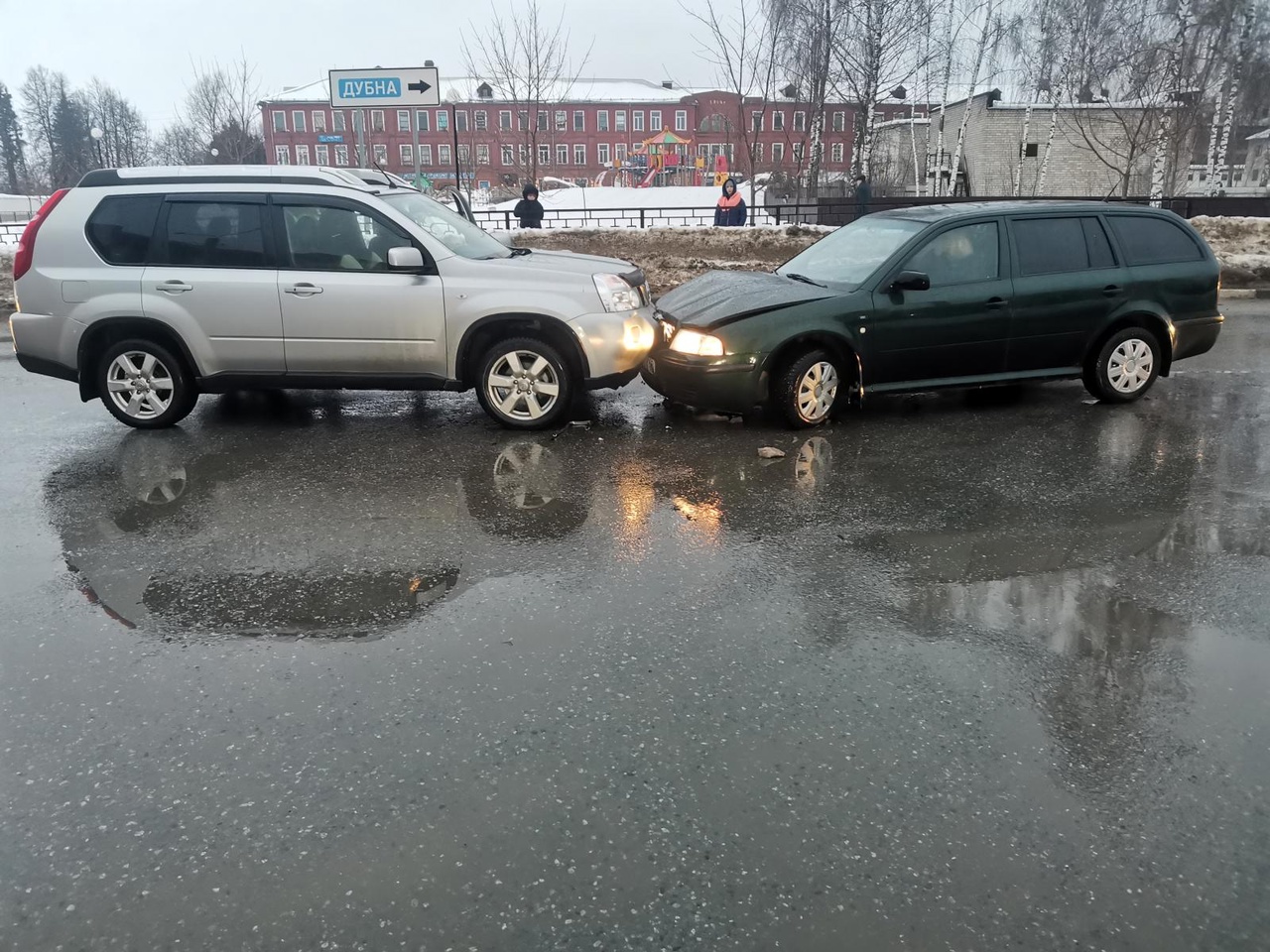 Две иномарки не поделили перекрёсток в Тверской области