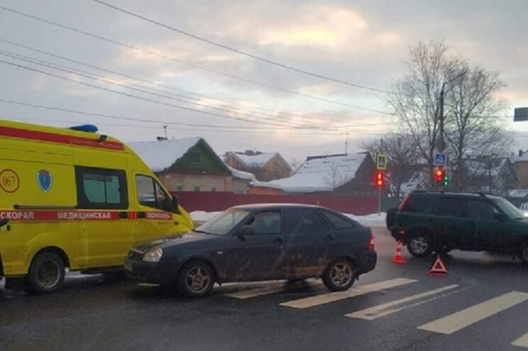 Две женщины попали под колёса машины на зебре в Твери