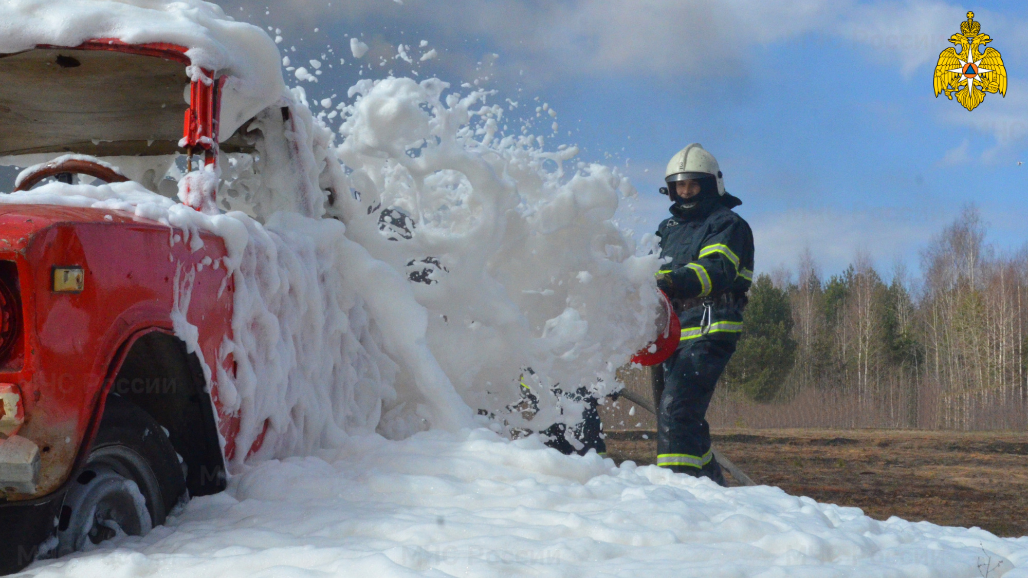 Водителям Тверской области рассказали, как действовать при возгорании машины