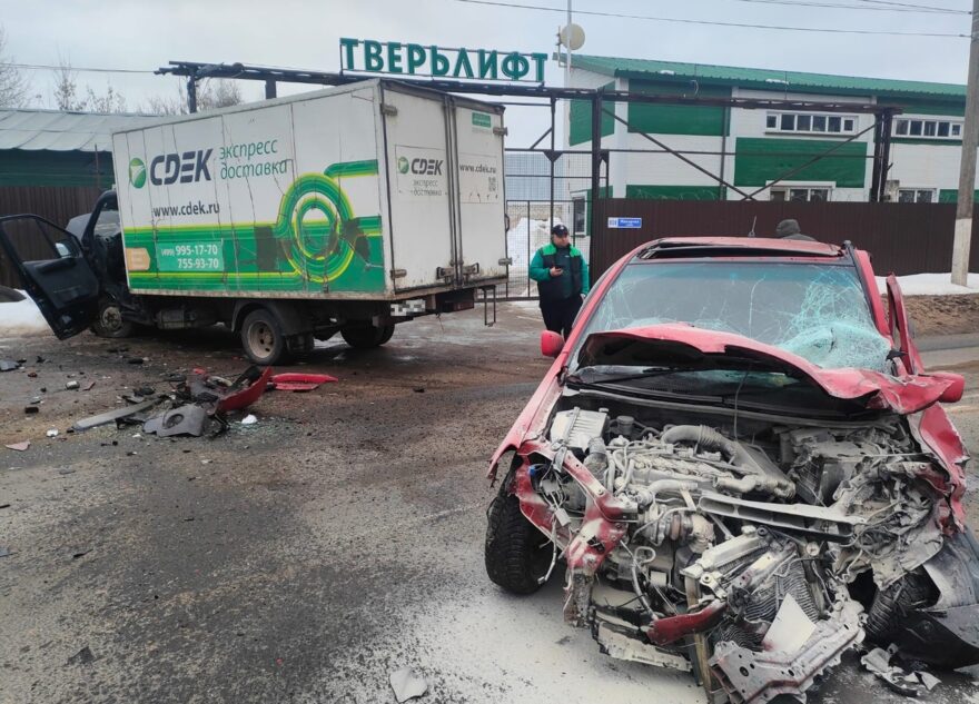 Девушка скончалась в больнице после ДТП в Твери