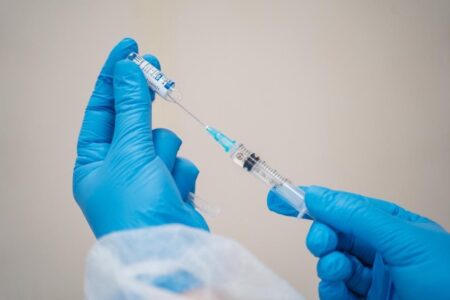 Больше 671 тысячи жителей Тверской области вакцинировались против коронавируса