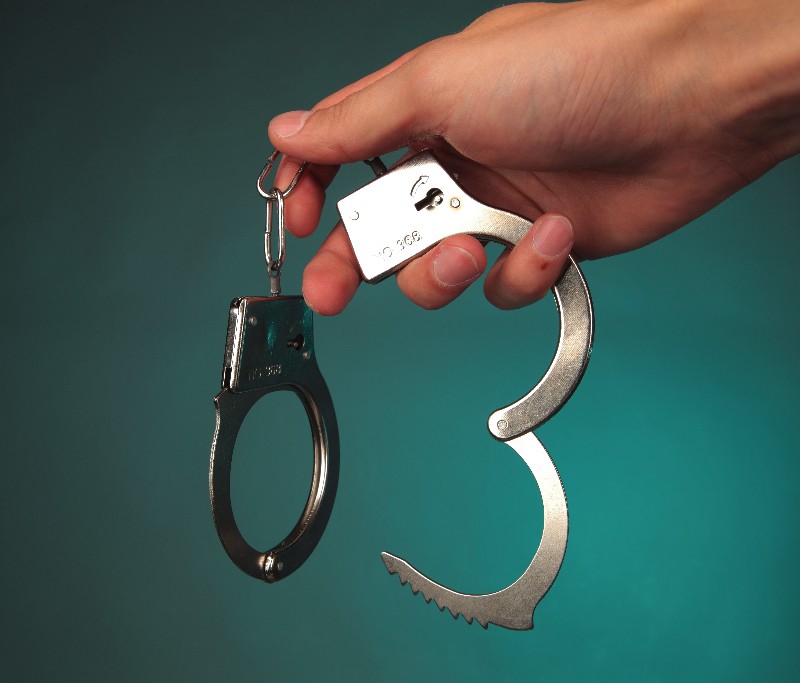 Скрывавшегося в Твери подозреваемого в убийстве трансгендера освободили в зале суда