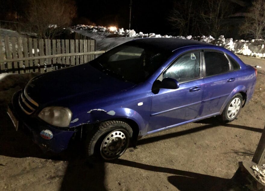 "Шевроле" улетело в кювет в Тверской области