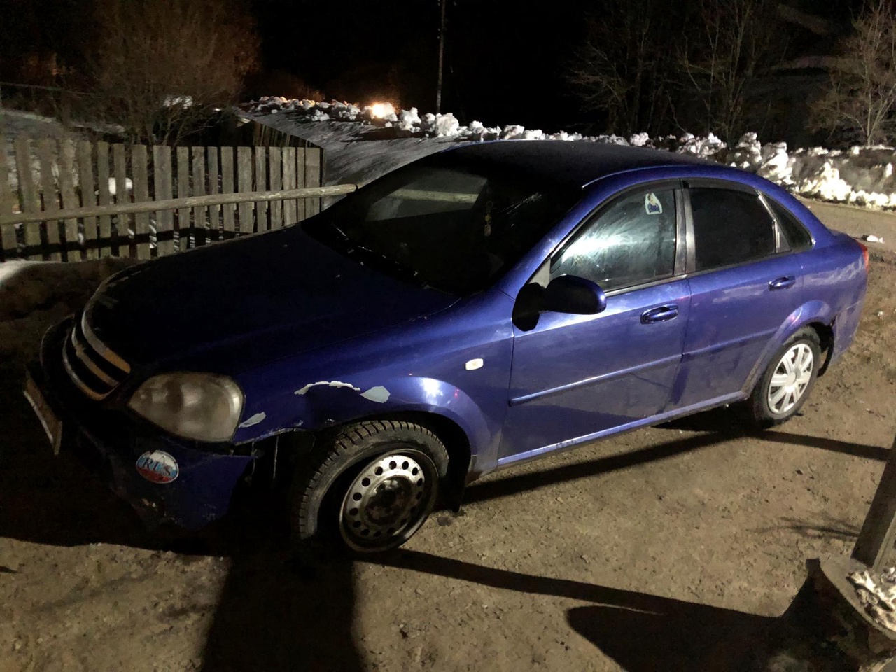 "Шевроле" улетело в кювет в Тверской области