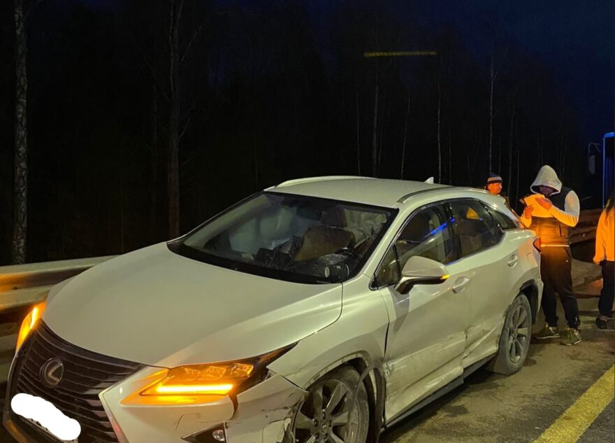 В Тверской области на трассе М-11 столкнулись "Лексус" и пассажирский автобус В Тверской области на трассе М-11 столкнулись "Лексус" и пассажирский автобус