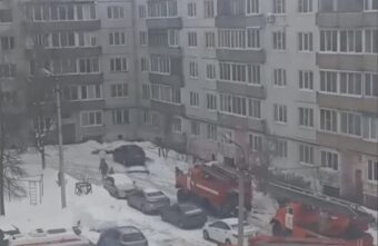 В Твери на устранение короткого замыкания приехали 3 пожарные машины и "скорая" В Твери на устранение короткого замыкания приехали 3 пожарные машины и "скорая"