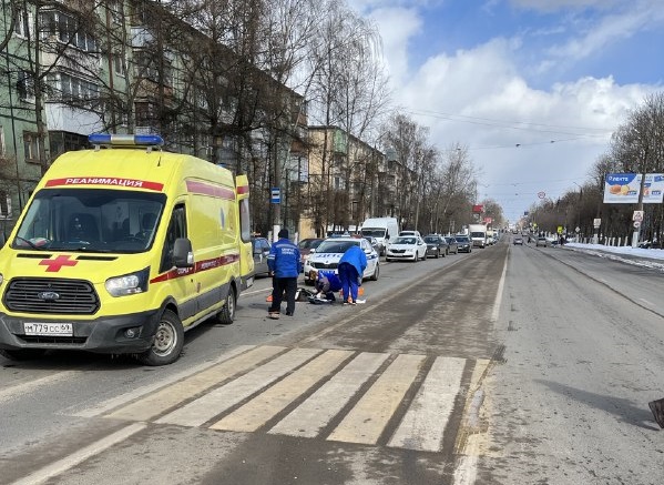 Пожилая женщина погибла, попав под колёса машины в Твери