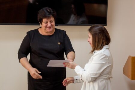 11 молодых семей из Лихославльского округа получили жилищные сертификаты