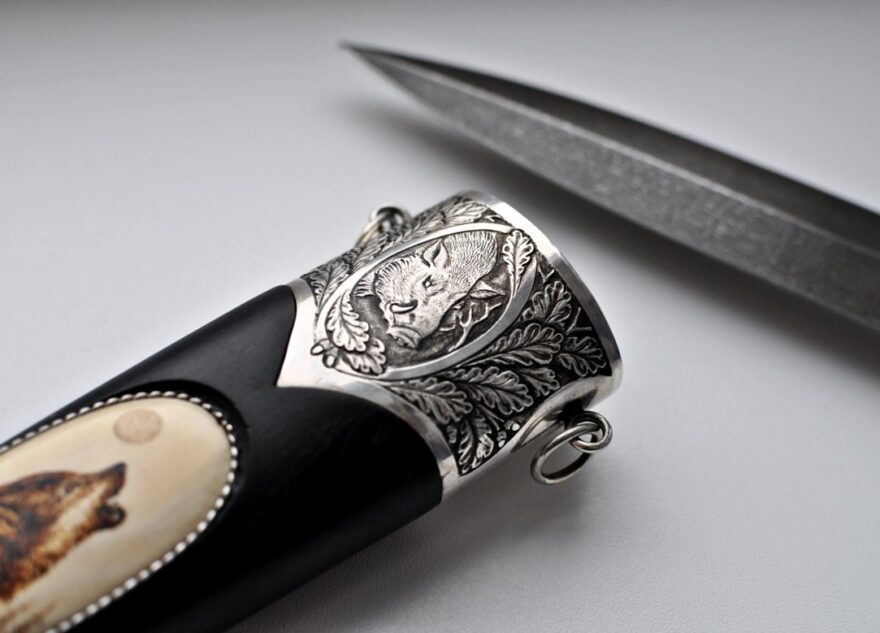 Житель Тверской области украл и выкинул дорогие ножи