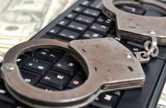 На этот раз мошенник обманул жителя Твери при покупке металлоискателя