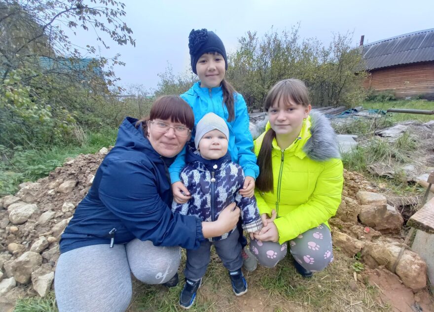 Семье из Тверской области нужна помощь, чтобы выкопать колодец