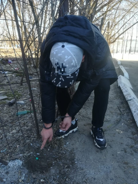 Молодого "закладчика" поймали на одной из улиц Твери