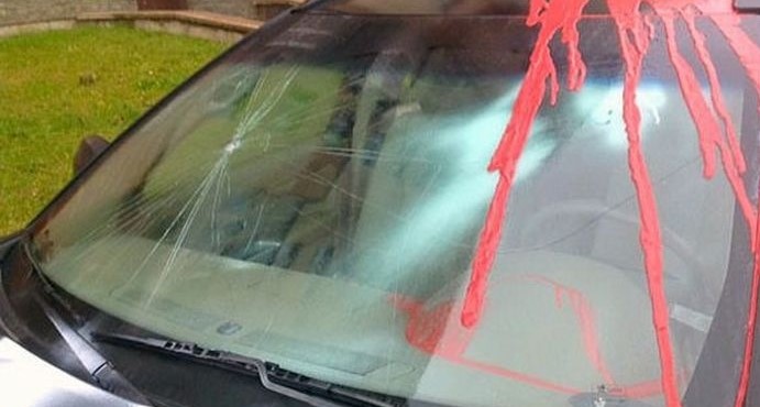 Жительнице Тверской области придётся ответить за порчу автомобиля своей знакомой Жительнице Тверской области придётся ответить за порчу автомобиля своей знакомой