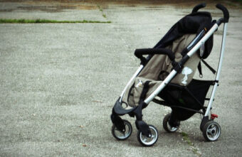 Молодого похитителя детской коляски поймали в Тверской области Молодого похитителя детской коляски поймали в Тверской области